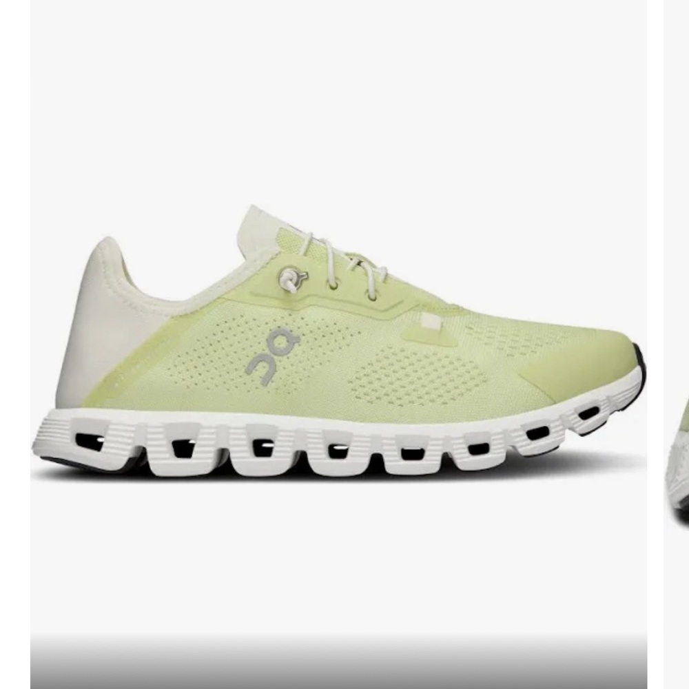 NEW! On Cloud 5 Coast, size 8.5